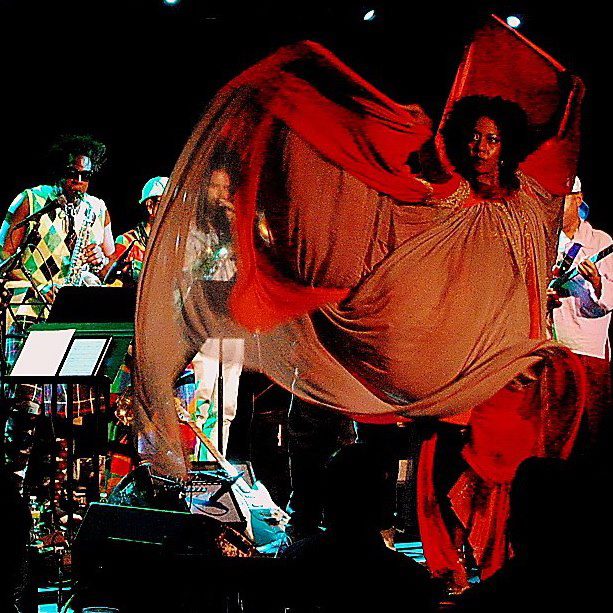 394103_10151220551826170_826661251_n