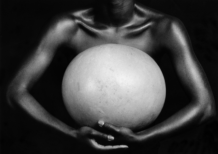 Angèle Etoundi Essamba, Dialogue 